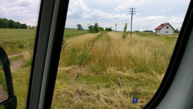 Na tym "przejeździe kolejowym" jest znak STOP - fot.słuchacz [26.06.2014]