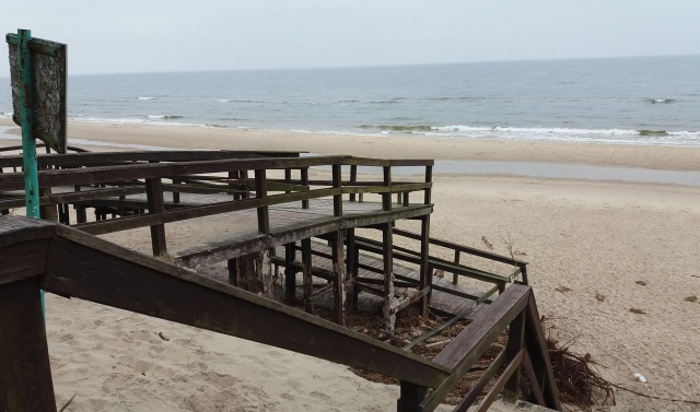 Zejście na plażę w Wisełce, fot. Marian Klasik, ikamien.pl 03.04.2017