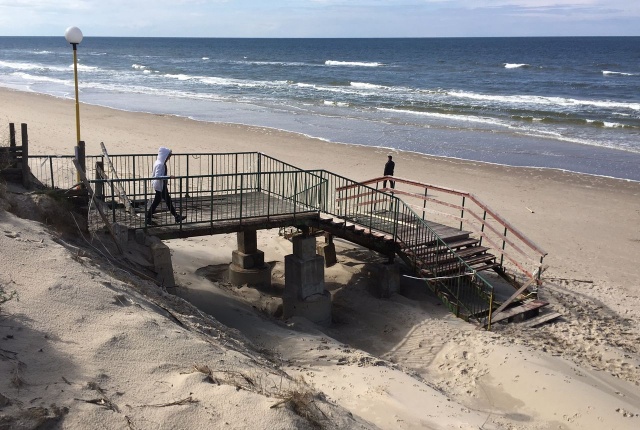 Zejście na plaży w Świętouściu, fot. S. Orlik 21.04.2017