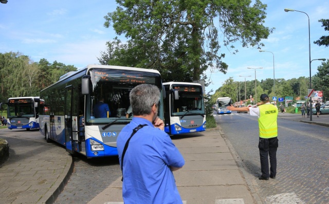 Autobusy UBB na granicy, fot. Sławomir Ryfczyński/iswinoujscie.pl 02.08.2017