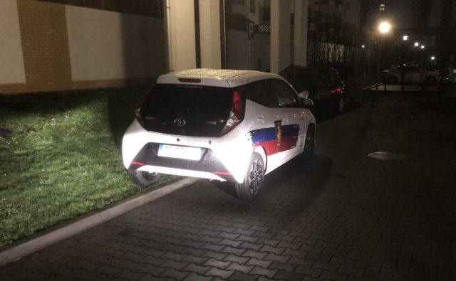Parkowanie na osiedlu przy ul. Sowińskiego 21.12.2018