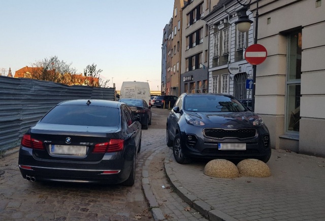Parkowanie na Podzamczu, fot. Słuchacz 17.01.2019