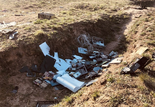 Śmieci przy szpitalu przy Unii Lubelskiej, fot. D. Matecki 12.04.2019