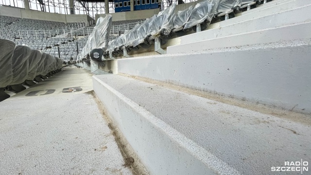 Schody na stadionie Pogoni, fot. Robert Stachnik, PR Szczecin 25.01.2021