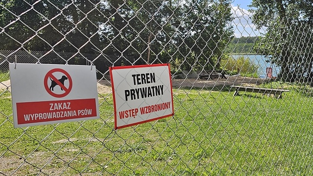 Plaża przy jeziorze Narost, fot. Stanisław Sikora 09.08.2024