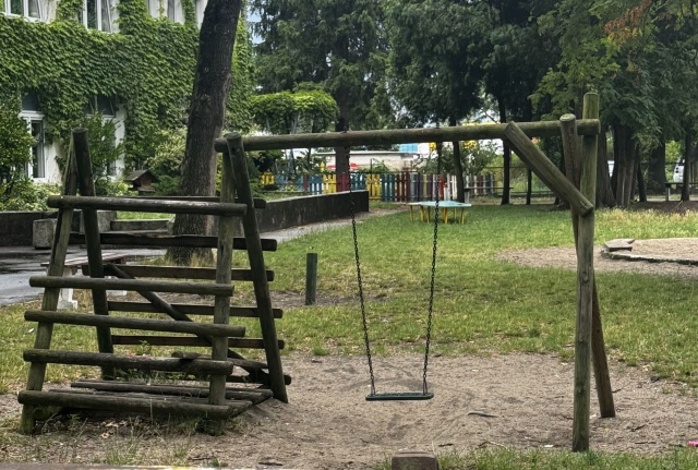 Plac zabaw przy Przedszkolu nr 73 w Szczecinie, fot. Słuchaczka 24.07.2025