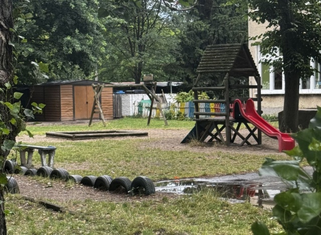 Plac zabaw przy Przedszkolu nr 73 w Szczecinie, fot. Słuchaczka 24.07.2025
