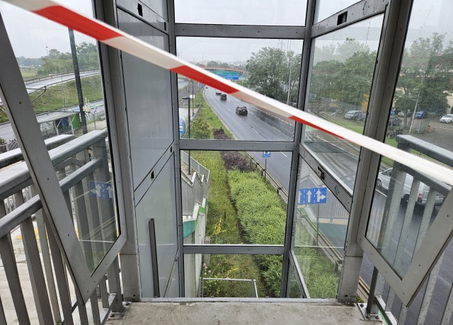 Winda na kładce przy ul. Hangarowej, fot. Sławomir Orlik 25.07.2025