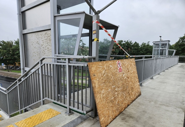 Winda na kładce przy ul. Hangarowej, fot. Sławomir Orlik 25.07.2025