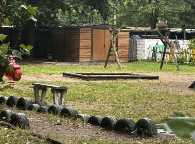 Plac zabaw przy przedszkolu nr 73, fot. Słuchaczka 29.07.2025