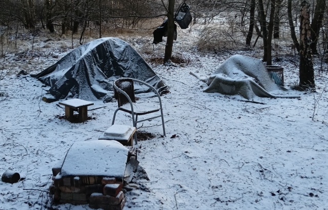 Koczowisko bezdomnych w okolicy ul. Świętochowskiego, fot. Słuchacz, pan Marek 02.02.2026