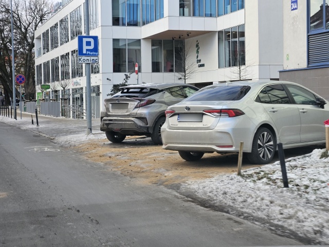 Parking przy ul. Niedziałlkowskiego we wtorek 03.02.2026
