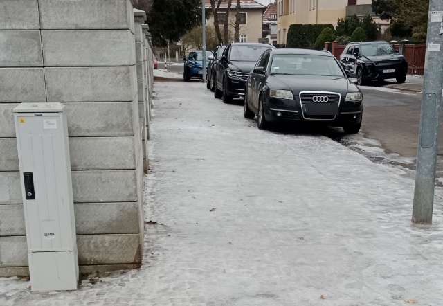 Chodnik na szczecińskim Pogodnie, fot. Słuchacz 10.02.2026