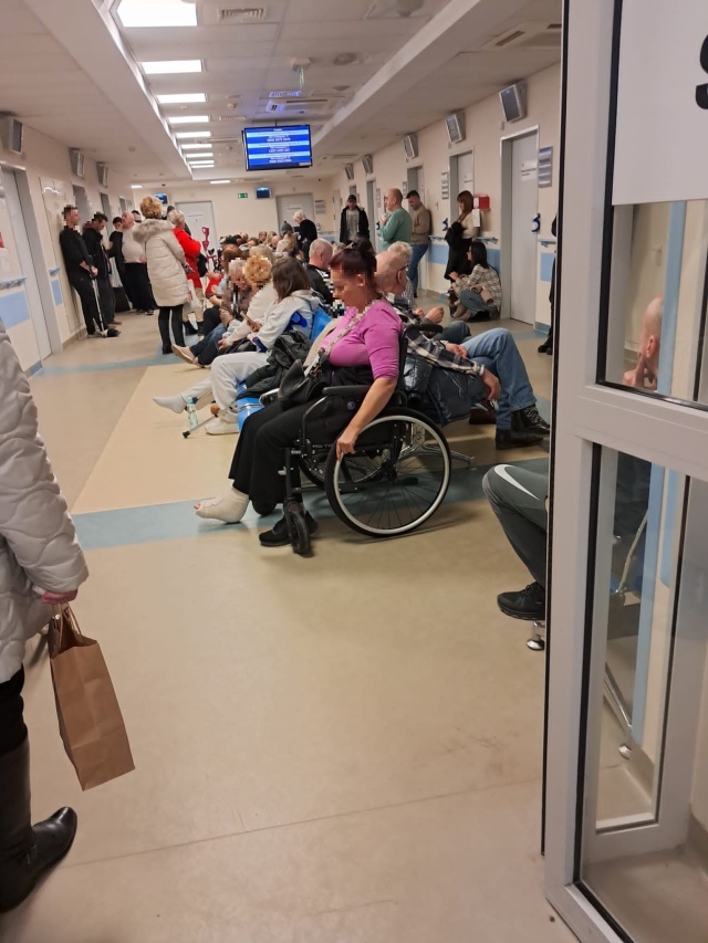 Poczekalnia szpitala w Zdunowie - fot.Słuchaczka 20.02.2026