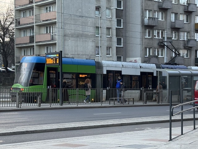 Brudny tramwaj nr 3 - fot. Słuchacz 20.03.2026