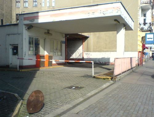 Stacja Paliw PKN Orlen przy ulicy Sikorskiego w Szczecinie 01.JPG [14.03.2008] Była stacja straszy