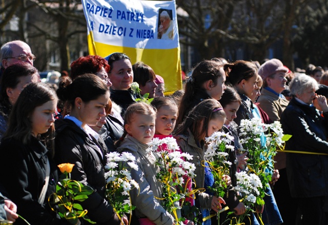 4 lata temu odszedl Jan Pawel II - fot. szelemej.pl 07.JPG [02.04.2009] 4 rocznica śmierci Jana Pawła II