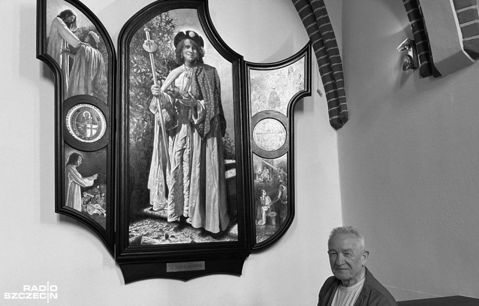 Mieczysław Chruściel i jego dzieło. Fot. Piotr Kołodziejski [Radio Szczecin/Archiwum]