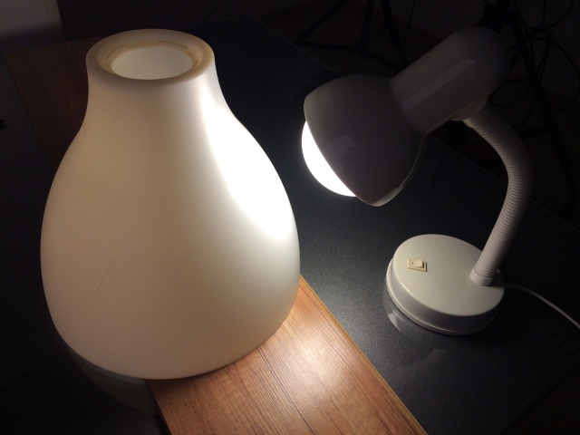 11 - Domowe studio, klosz od lampy jako stół bezcieniowy [17.12.2014] Święta z fotografią produktową