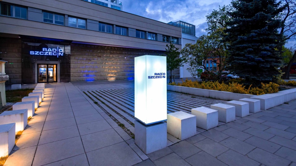 Wejście do Radia Szczecin od ul. Wojska Polskiego 73 (odbiór nagród, sekretariat, goście do studia). Fot. Robert Stachnik [Radio Szczecin]