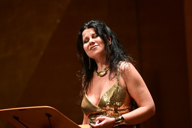 Agata Zybel – sopranistka. Fot. Marcin Bielecki Szymon Bywalec z Orkiestrą Muzyki Nowej zachwycił melomanów Złotej Sali Filharmonii [ROZMOWA z DYRYGENTEM, ZDJĘCIA]