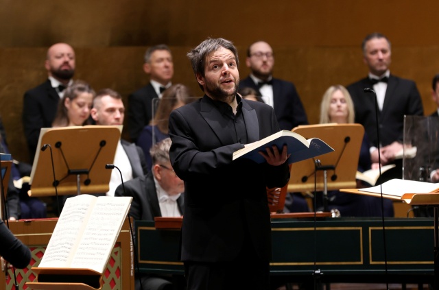 Kacper Szelążek – kontratenor. Fot. Cezary Aszkiełowicz Przemysław Neumann | „Trzeba być bardzo pokornym wobec 'Mesjasza' Händla...” [ROZMOWA z DYRYGENTEM, ZDJĘCIA]