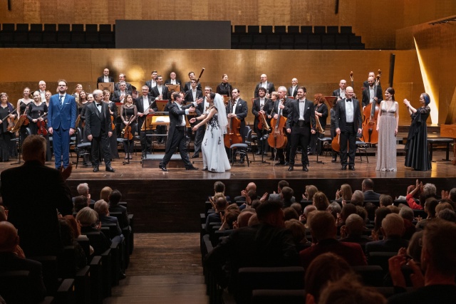 Fot. Dariusz Gorajski Maestro Adam Banaszak poprowadził Koncert sylwestrowy i noworoczny w Złotej Sali Filharmonii [ROZMOWA z DYRYGENTEM, ZDJĘCIA]