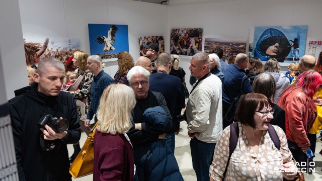 Wernisaż - XII Migawka. Szczecińska fotografia prasowa 2025. Fot. Robert Stachnik XII Migawka. Szczecińska fotografia prasowa 2025. [ROZMOWA]