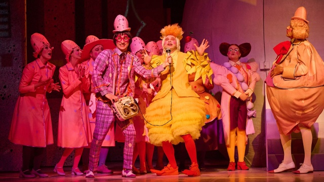 "Toto" w Operze na Zamku.Fot.Piotr Gamdzyk©Opera na Zamku "Toto" współczesna opowieść o "Brzydkim kaczątku"