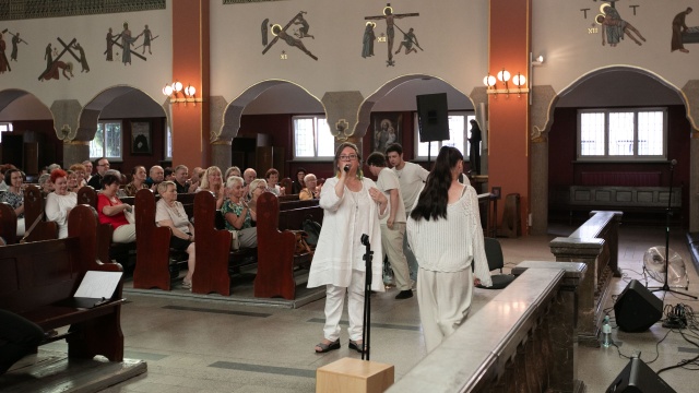 Jola Szczepaniak – wokalistka, dyrygentka w Sanktuarium pw. Najświętszego Serca Pana Jezusa w Szczecinie. Fot. Weronika Łyczywek [Radio Szczecin] Muzyka gospel w Międzyzdrojach i Szczecinie na Festiwalu Grünebergowskim [POSŁUCHAJ, ZDJĘCIA]