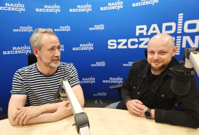 Damian Chiliński (od prawej) i Paweł Luksemburg z zespołu Puder w Radiu Szczecin PUDER. Premiera nowego zespołu ze Szczecina [ROZMOWA, ZDJĘCIA]
