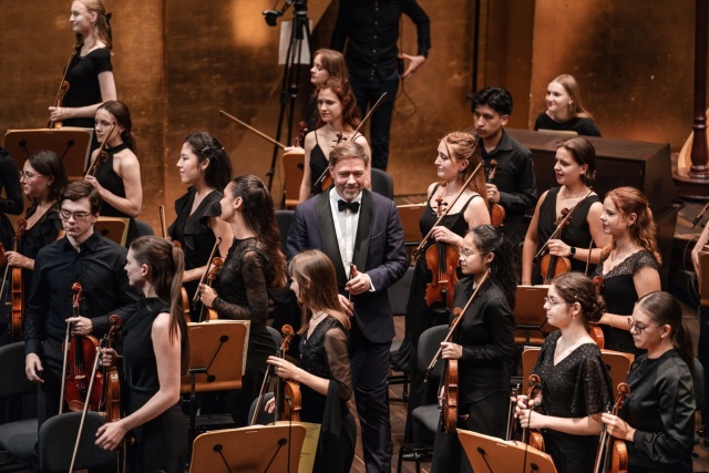 Maestro Przemysław Neumann. Fot. Piotr Nykowski Finał 14. edycji ILYO w Szczecinie i Katowicach muzycznym wulkanem energii [POSŁUCHAJ, ZDJĘCIA]