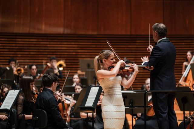 Zofia Anna Olesik – skrzypaczka z International Lutosławski Youth Orchestra pod batutą Przemysława Neumanna w Sali koncertowej Narodowej Orkiestry Symfonicznej Polskiego Radia w Katowicach. Fot. Piotr Nykowski Zofia Anna Olesik – stypendystka Anne-Sophie Mutter polską nadzieją w Konkursie Wieniawskiego [WYWIAD ze SKRZYPACZKĄ, ZDJĘCIA]