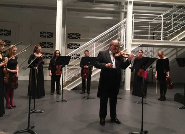 Baltic Neopolis Orchestra z Tomaszem Tomaszewskim w Trafostacji fot. Małgorzata Frymus PRS Koncert Baltic Neopolis Orchestry z Tomaszem Tomaszewskim [RELACJA]