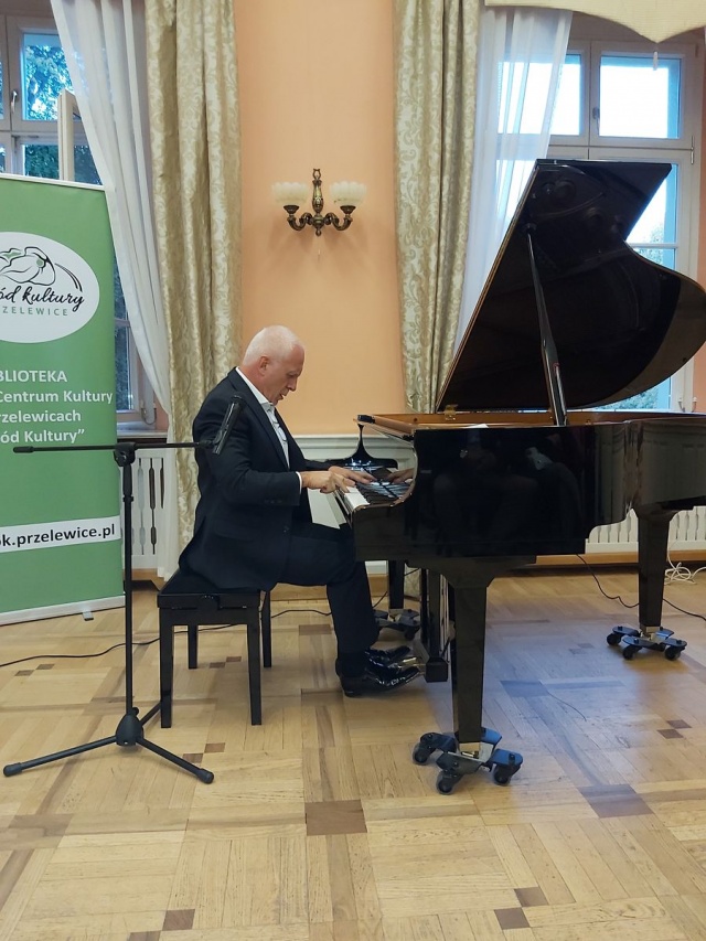 Recital fortepianowy Waldemara Malickiego w Pałacu w Przelewicach zakończył Meisinger Music Festival 2019. Fot. [Materiały prasowe MMF] Zakończył się Meisinger Music Festival 2019 [POSŁUCHAJ, ZDJĘCIA]