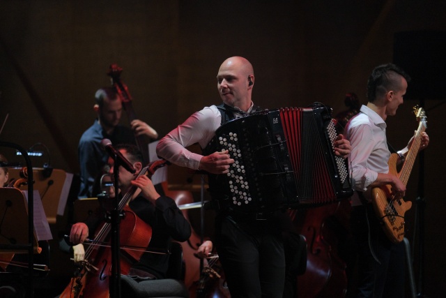 Marcin Wyrostek – akordeonista. Fot. [Filharmonia im. Mieczysława Karłowicza w Szczecinie] Marcin Wyrostek | „...bardzo dużo harmonii” [ROZMOWA, ZDJĘCIA]