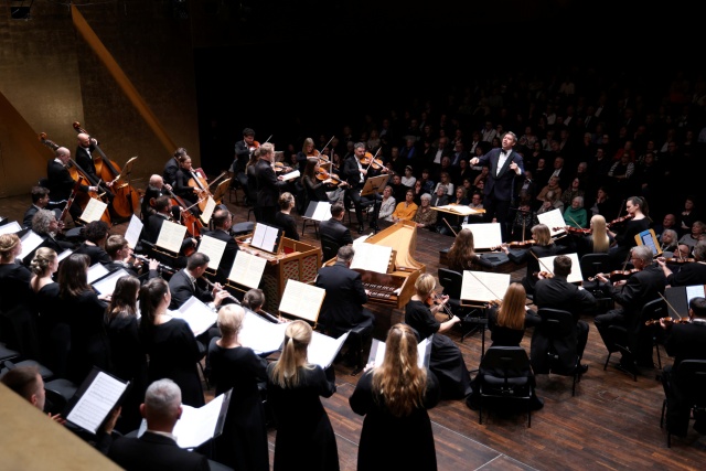 Fot. Cezary Aszkiełowicz [Filharmonia im. Mieczysława Karłowicza w Szczecinie] Przejmujące wykonanie Pasji według św. Jana w Złotej Sali Filharmonii (ROZMOWA z DYRYGENTAMI, ZDJĘCIA]
