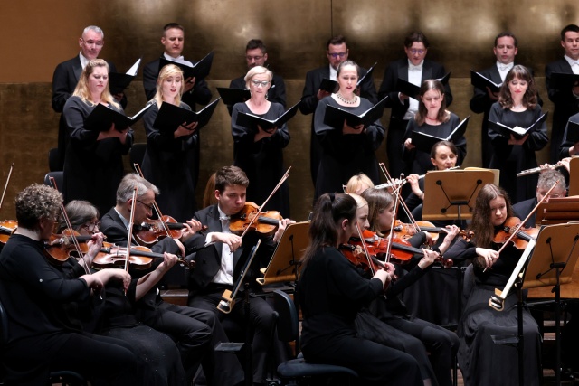 Fot. Cezary Aszkiełowicz [Filharmonia im. Mieczysława Karłowicza w Szczecinie] Przejmujące wykonanie Pasji według św. Jana w Złotej Sali Filharmonii (ROZMOWA z DYRYGENTAMI, ZDJĘCIA]