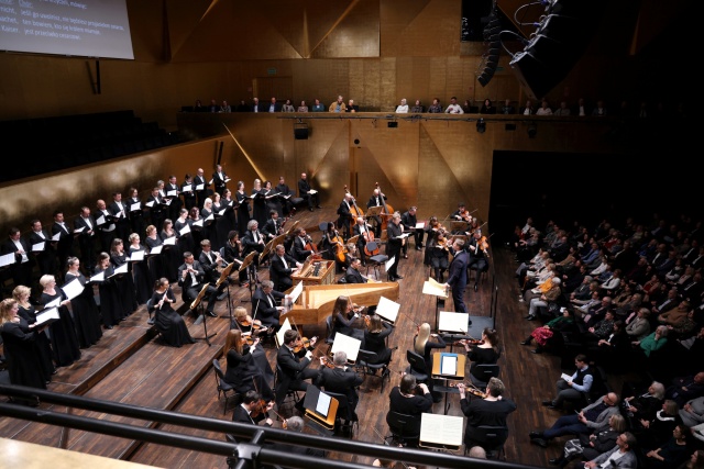 Fot. Cezary Aszkiełowicz [Filharmonia im. Mieczysława Karłowicza w Szczecinie] Przejmujące wykonanie Pasji według św. Jana w Złotej Sali Filharmonii (ROZMOWA z DYRYGENTAMI, ZDJĘCIA]