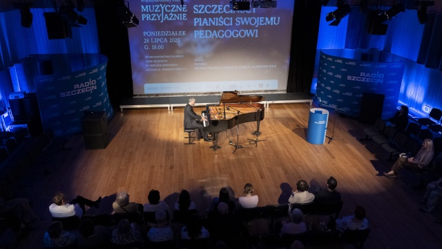 Wojciech Kubica – pianista. Fot. Maciej Papke [Radio Szczecin] Najwybitniejsi uczniowie Mikołaja Szczęsnego w Jego 80. rocznicę urodzin i 15. śmierci [POSŁUCHAJ, ZDJĘCIA]