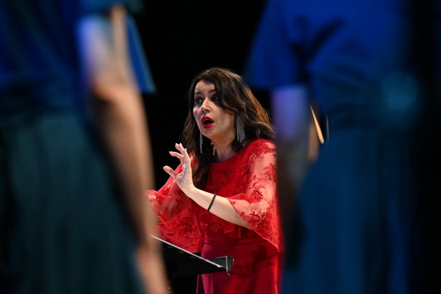 Sylwia Fabiańczyk-Makuch dyryguje Chórem Politechniki Morskiej w Szczecinie na Światowej Wystawie Expo 2025 w Osace w Japonii. Fot. Materiały prasowe chóru Azjatyckie wojaże Chóru Politechniki Morskiej [ROZMOWA, ZDJĘCIA]