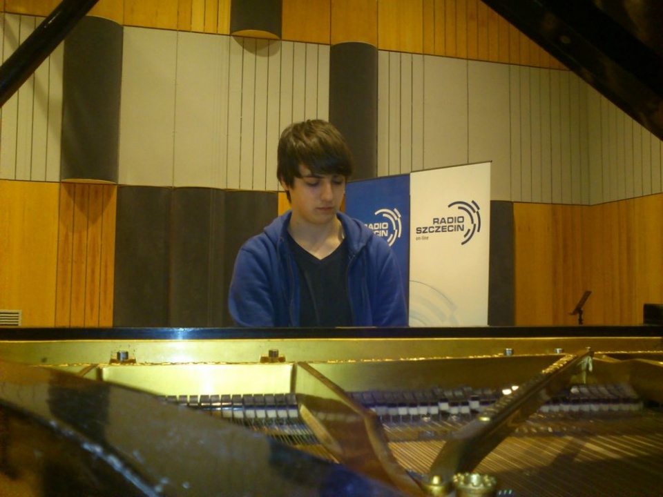 Jakub Kazieczko laureat I nagrody na III Zachodniopomorskim Konkursie Pianistycznym w Szczecinie. Fot. Małgorzata Frymus [Radio Szczecin].