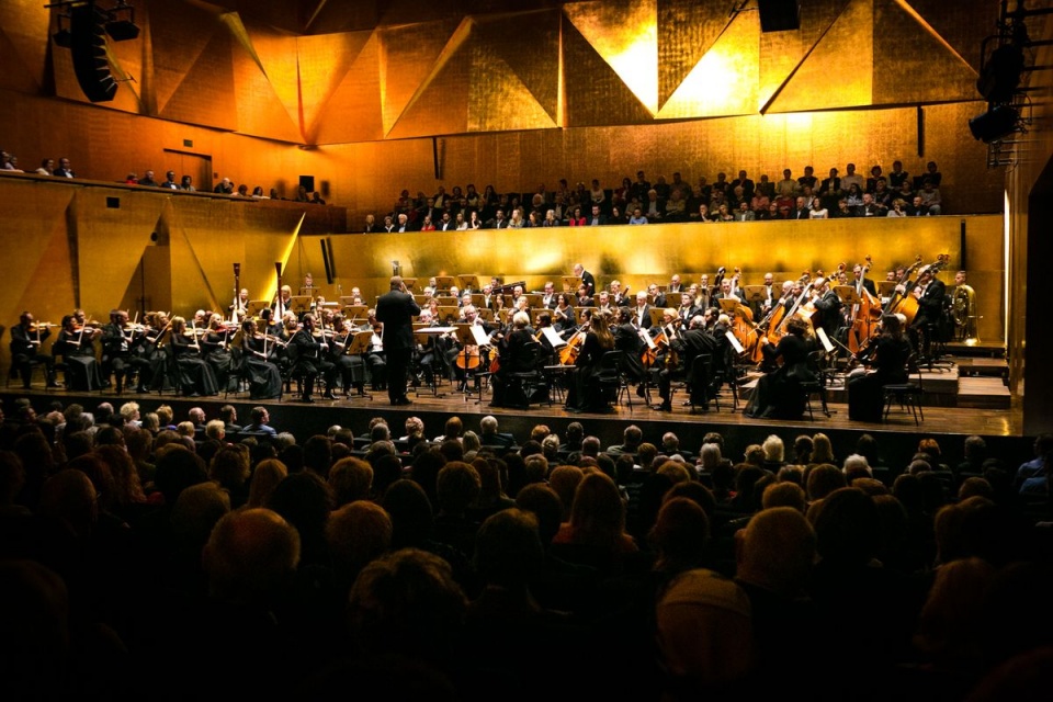 Orkiestra Filharmonii im. Mieczysława Karłowicza w Szczecinie pod dyrekcją Rune Bergmanna. Koncert inaugurujący sezon artystyczny 2018-2019. Fot. Sebastian Wołosz