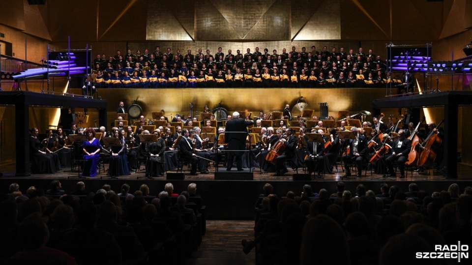 Orkiestra Filharmonii im. Mieczysława Karłowicza w Szczecinie, chór i soliści pod dyrekcją Krzysztofa Pendereckiego. Fot. Kamila Kozioł [Radio Szczecin]