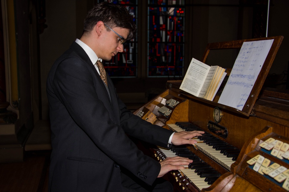 Filip Presseisen – organista w bazylice Świętego Jana Chrzciciela w Berlinie. Fot. Jan Olczak