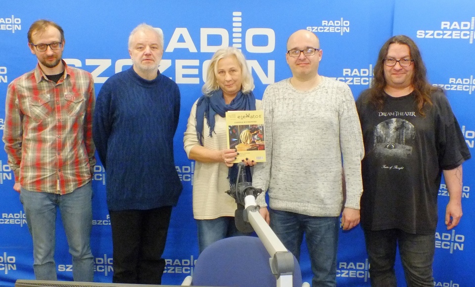 Od lewej: Konrad Liskowacki, Paweł Nowakowski, Agata Rokicka, Damian Romaniak i Jackie Branc. Fot. eleWator