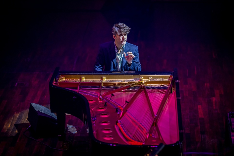 Marcin Masecki – pianista, kompozytor, aranżer, dyrygent. Fot. Sebastian Wołosz