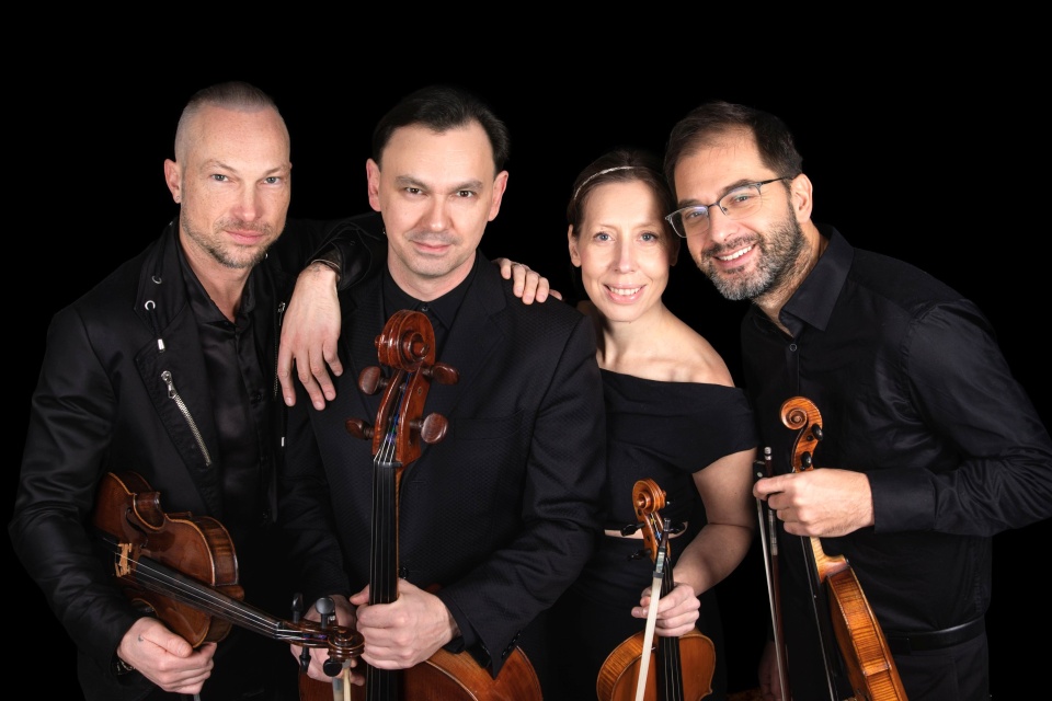 Baltic Neopolis Quartet w składzie: Łukasz Górewicz – skrzypek (od lewej), Tomasz Szczęsny (wiolonczela), Emilia Goch Salvador (altówka) i Emanuel Salvador (skrzypce) nagrał płytę „Kompozycje szczecińskie” vol. 2. Fot. Olga Iwanow