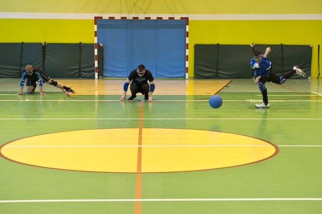 Pożyteczni - Goalball,fot.[PZN OZ] [20.02.2014] Mecz Golball Team PZN OZ z piłkarzami Pogoni Szczecin