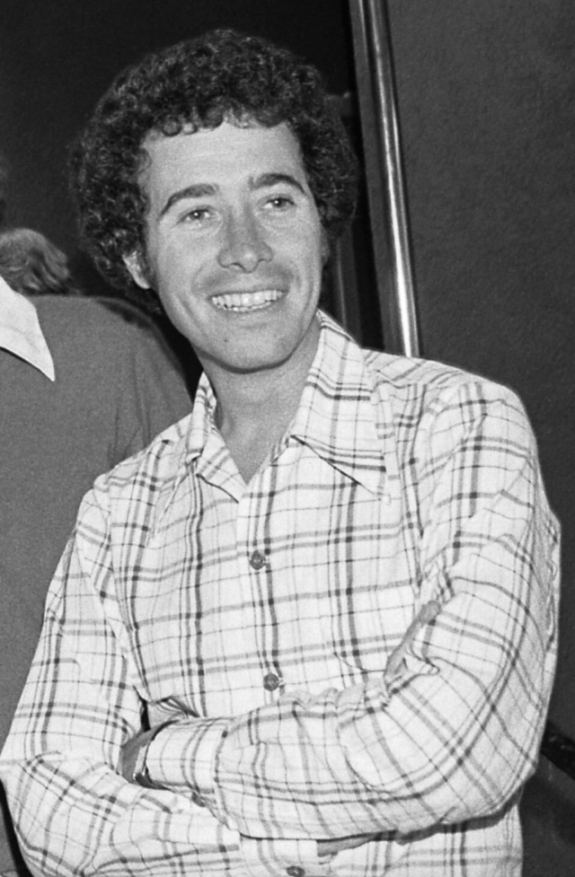 David Geffen, też młody 6 strun, jeden cylinder. Czyli nowe imię, nowe możliwości
